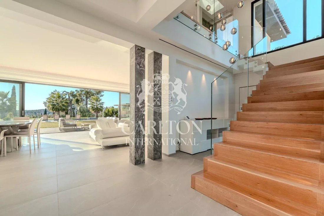 Villa in Nord, Roquefort-les-Pins, France 5 - 17287472