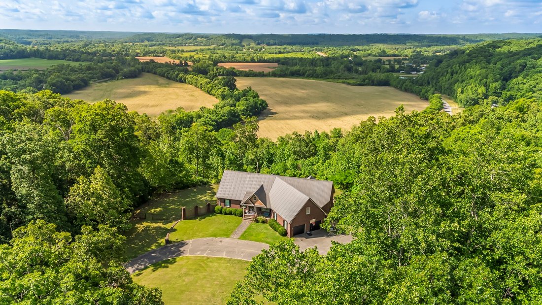 House in Lobelville, Tennessee, United States 1 - 17979820