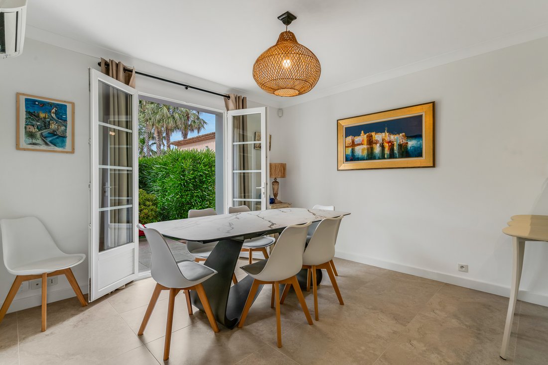 House in Ville-Les Saquedes-Le Bouillonnet, Sainte-Maxime, France 4 - 17976577