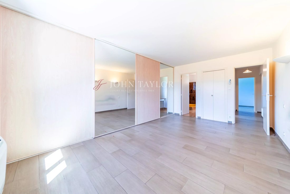House in Cavaillon, Provence-Alpes-Côte d'Azur, France 5 - 17976335