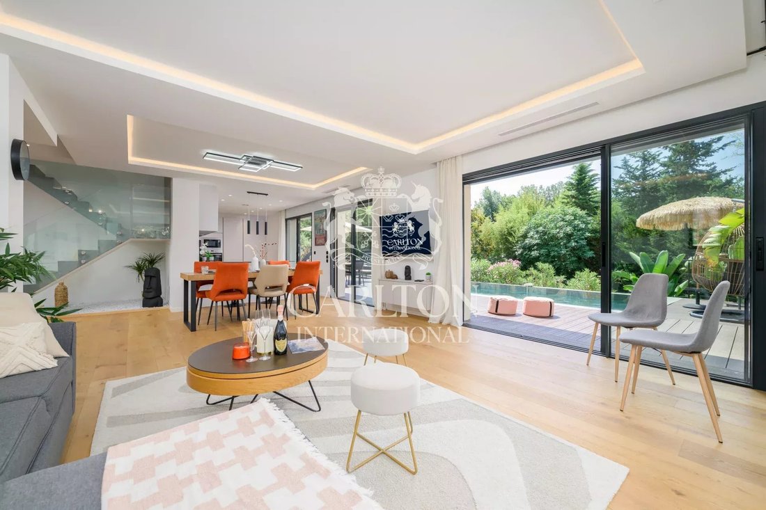 Villa in Mougins, Provence-Alpes-Côte d'Azur, France 3 - 15940868
