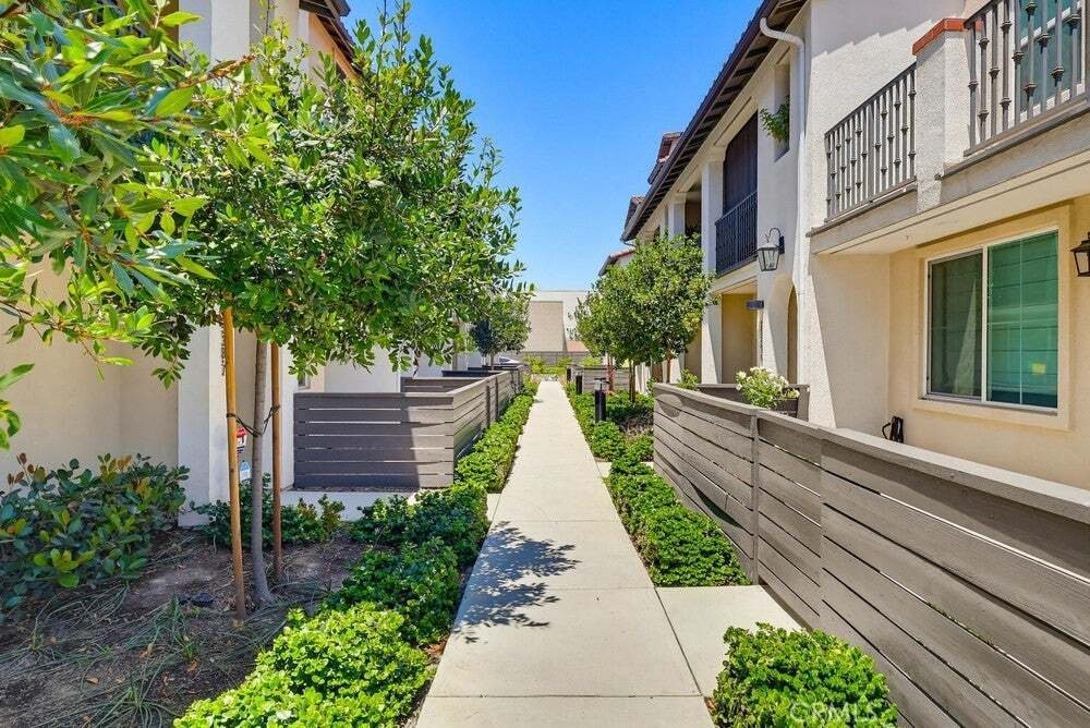 Condo in Commerce, California, United States 1 - 17980480
