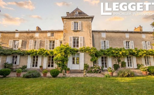 Castle in Melle, Nouvelle-Aquitaine, France 1