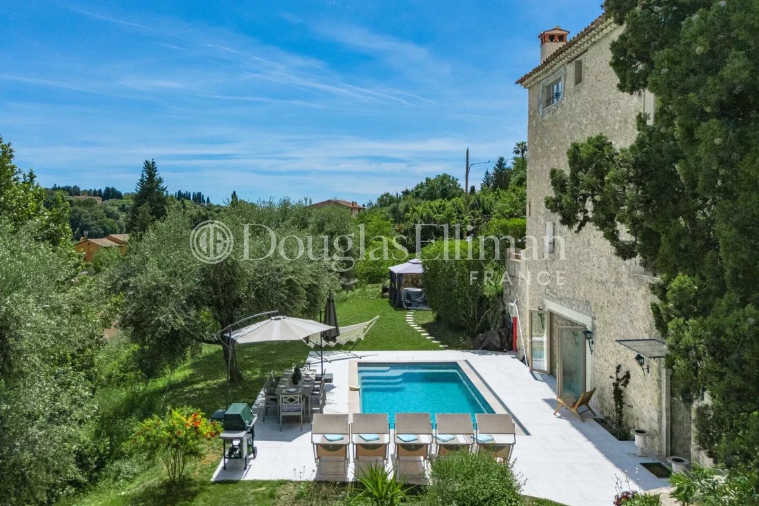 Villa in Grasse, Provence-Alpes-Côte d'Azur, France 2 - 17976656