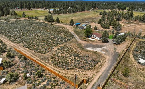 Land in Bend, Oregon, United States 1