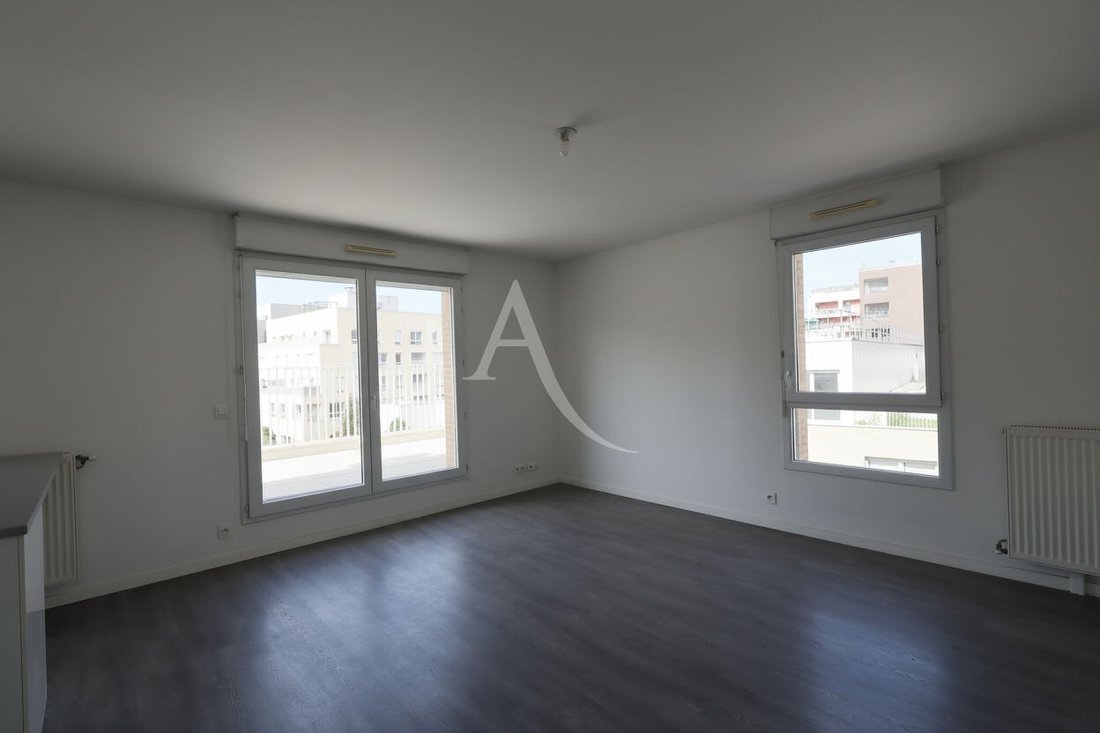 Apartment in Cachin, Romainville, France 2 - 17977354