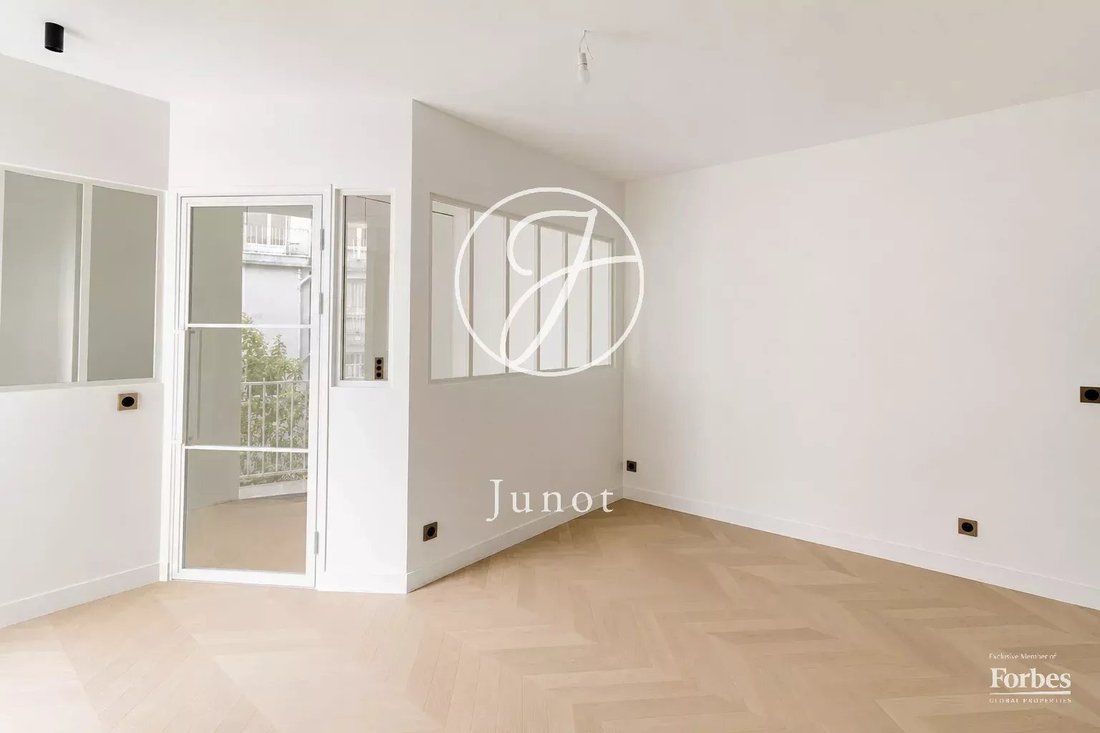 Apartment in Ecole Militaire, Paris 7e Arrondissement, Paris 4 - 17976454