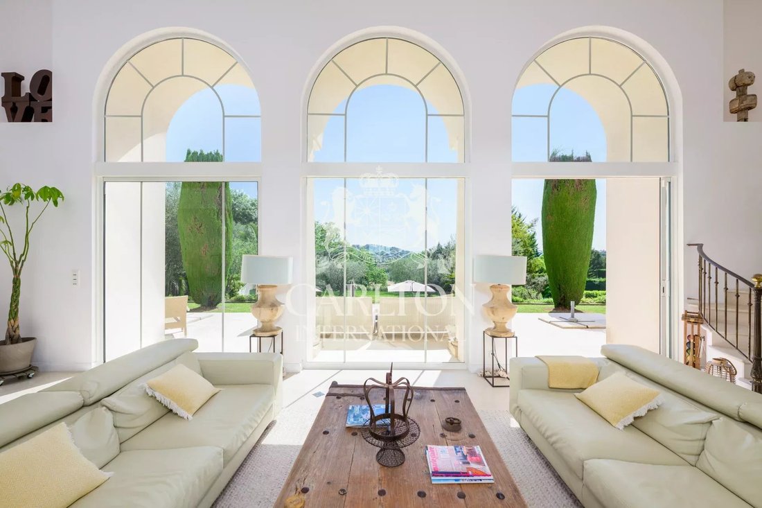 Villa in Châteauneuf-Grasse, Provence-Alpes-Côte d'Azur, France 4 - 15606945