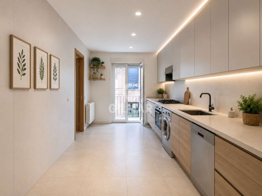 Townhouse in Fuencarral-El Pardo, Madrid, Spain 1 - 17974891