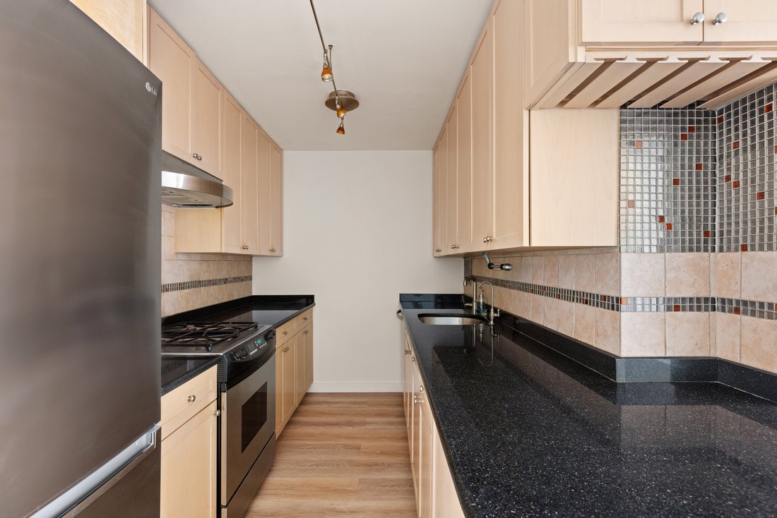 Co Op in New York, New York, United States 4 - 17976229