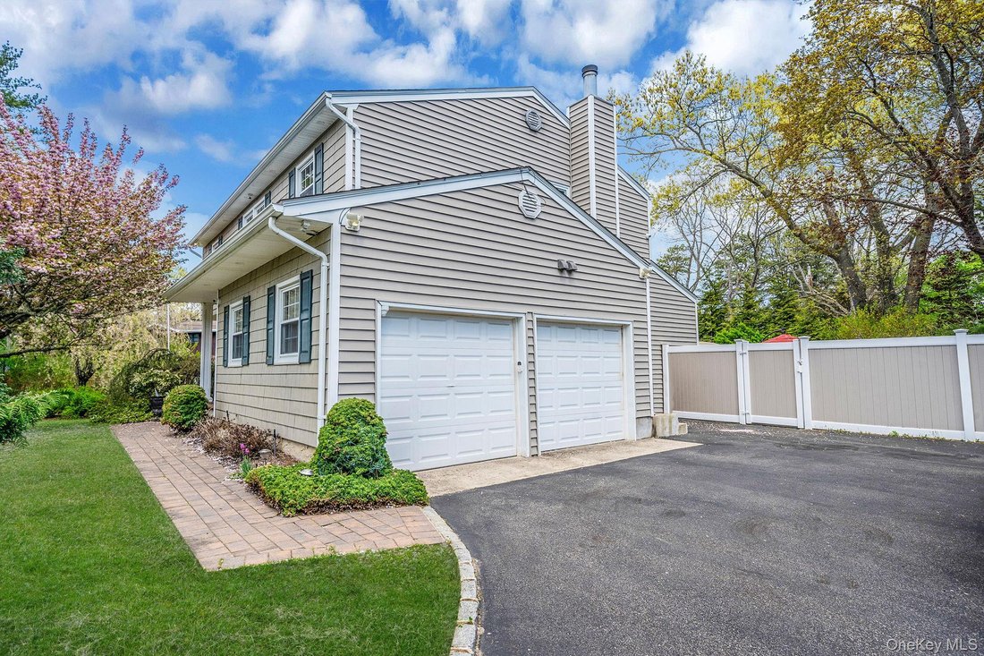 House in Huntington Station, New York, United States 3 - 17978387