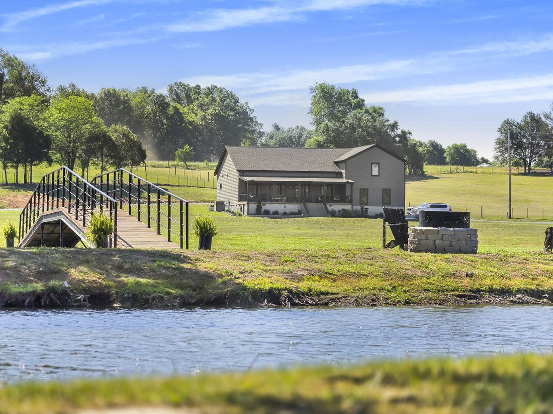 House in Castalian Springs, Tennessee, United States 3 - 17975537