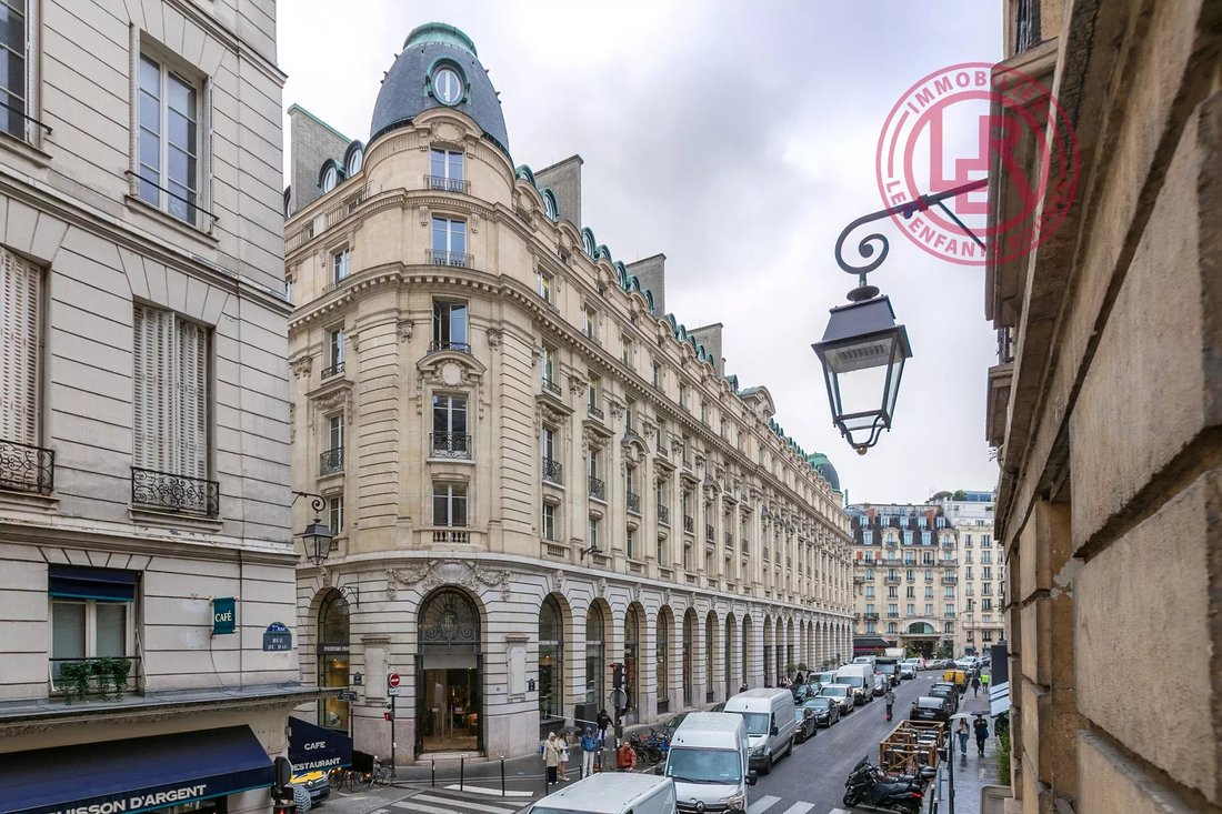 Apartment in Saint Thomas d'Aquin, Paris 7e Arrondissement, Paris 2 - 17976474