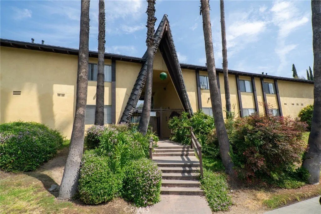 Duarte, California, United States 4 - 17979907