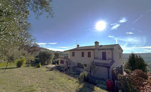 House in Southern Rural Area, Fermo, Marche 1