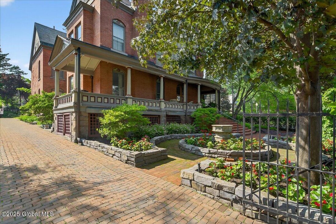 House in Saratoga Springs, New York, United States 2 - 17974758
