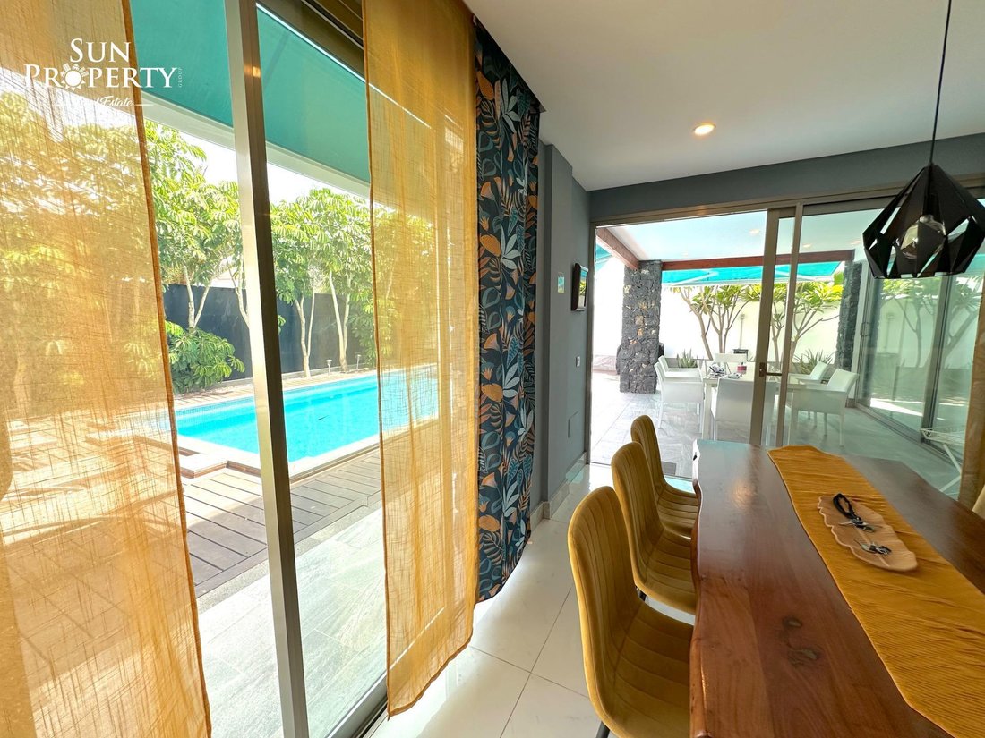 Villa in Los Cristianos, Canary Islands, Spain 4 - 17980318