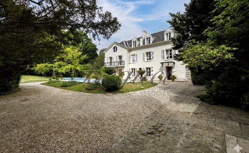 House in Les Coteaux de Seine, Louveciennes, France 1