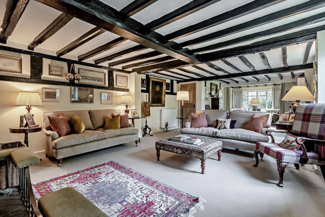 House in Dogmersfield, England 5 - 17976179