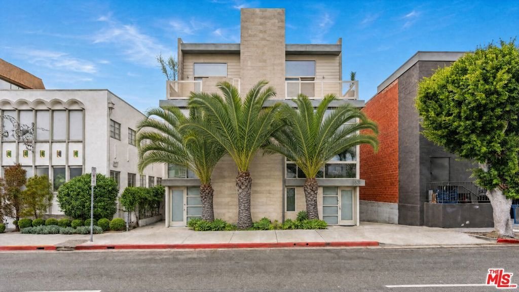 Condo in Los Angeles, California, United States 2 - 17978946