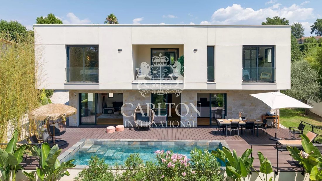 Villa in Mougins, Provence-Alpes-Côte d'Azur, France 1 - 15940868