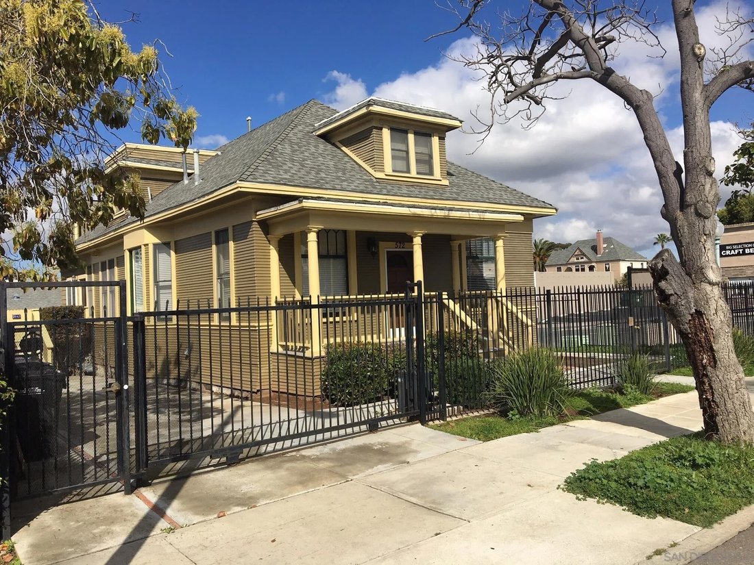 San Diego, California, United States 2 - 17979921