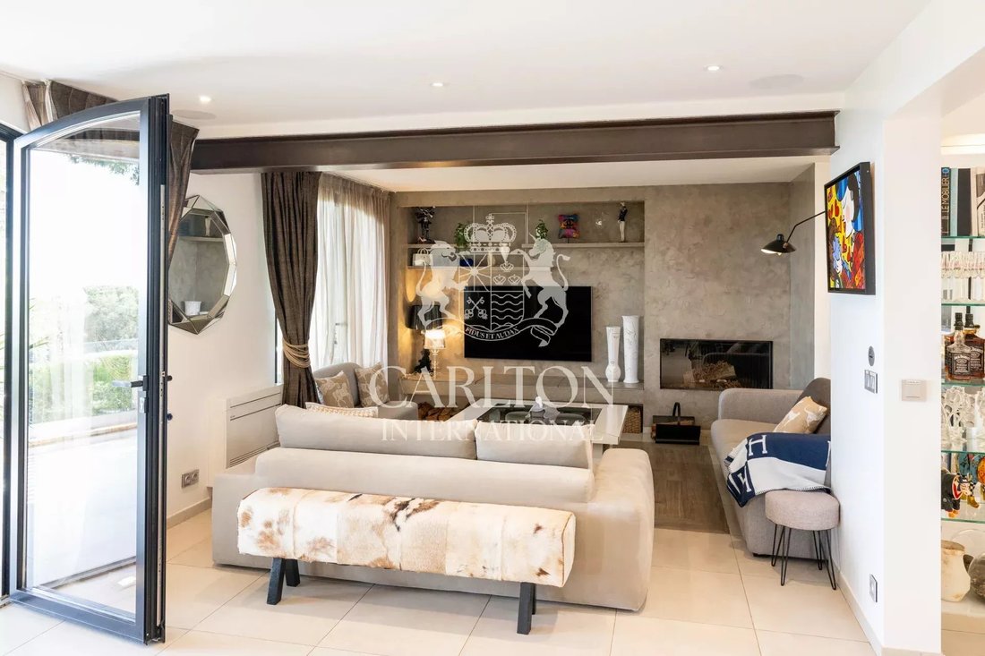 Villa in Font de Veyre, Cannes, France 4 - 15583640
