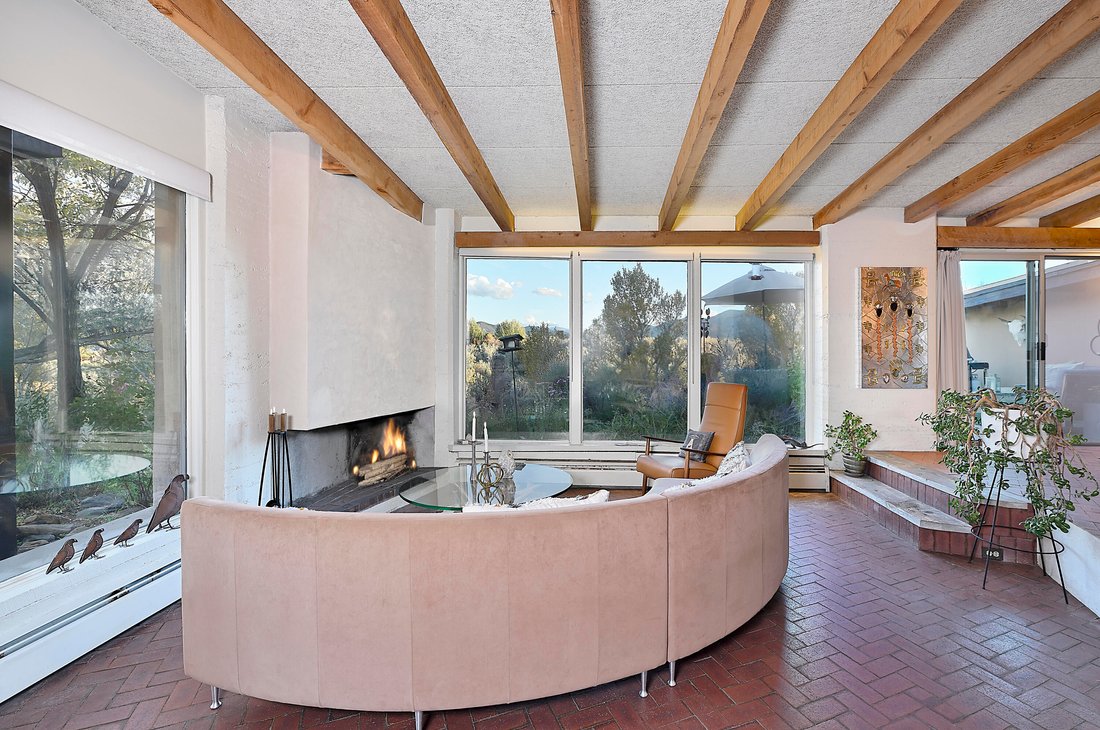 House in Taos, New Mexico, United States 5 - 17978509