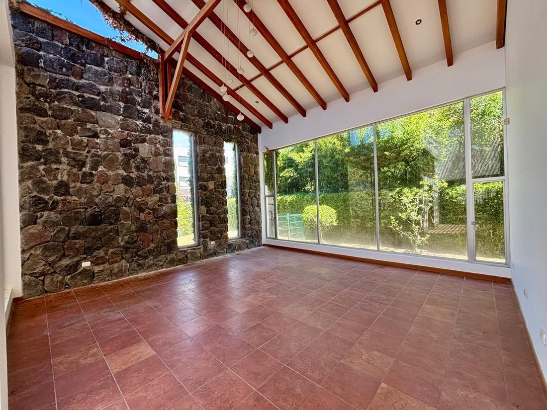 House in Quito, Pichincha, Ecuador 2 - 17978159