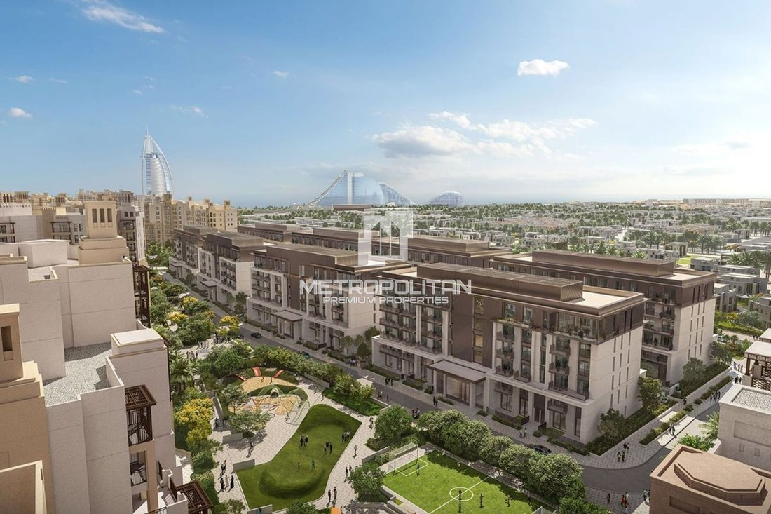 Apartment in Umm Suqeim, Dubai, United Arab Emirates 1 - 17976962