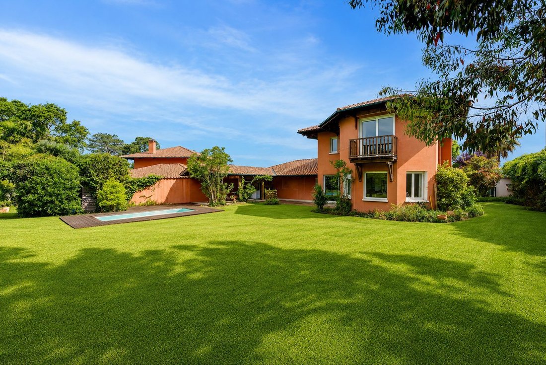 Villa in Biarritz, Nouvelle-Aquitaine, France 1 - 17936660