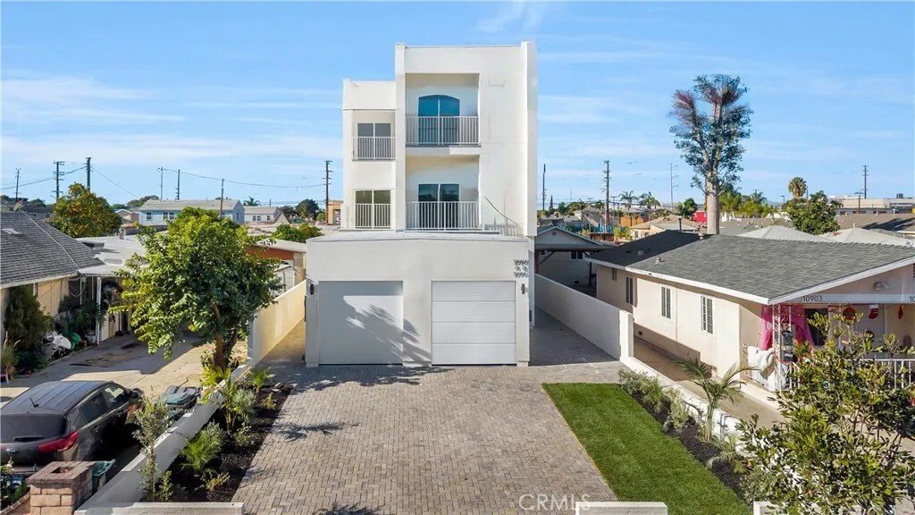 Inglewood, California, United States 1 - 17975440