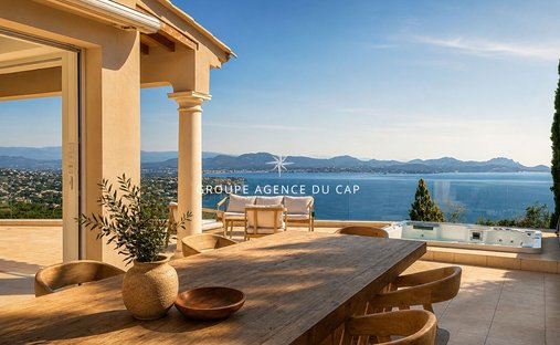Villa in Les Issambres, Roquebrune-sur-Argens, France 1