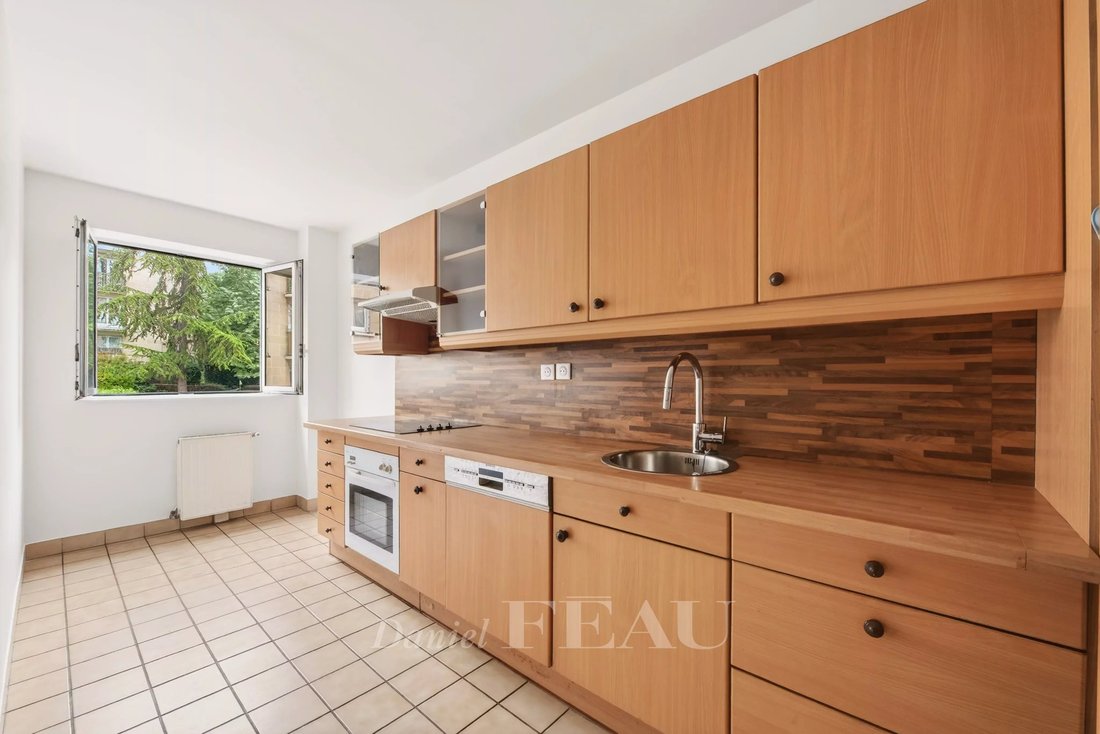 Apartment in Puteaux, Ile-de-France, France 5 - 17976772
