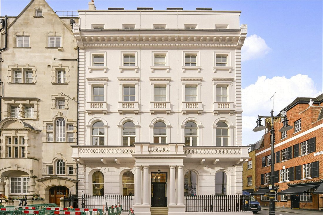 Apartment in Mayfair, Westminster, England 2 - 17974894