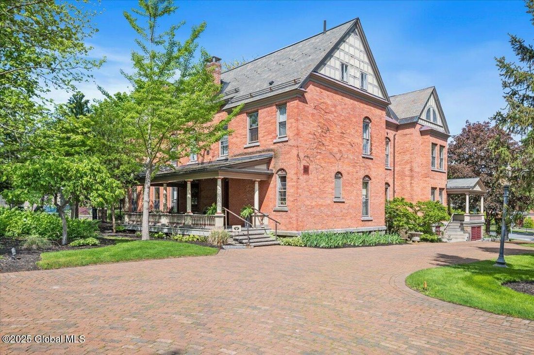 House in Saratoga Springs, New York, United States 5 - 17974758