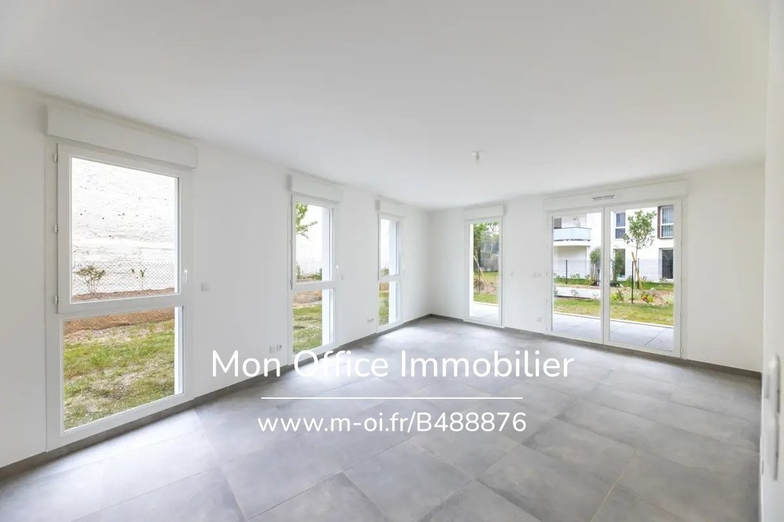 Apartment in Vieille Chapelle, 8e Arrondissement, Marseille 3 - 17975902