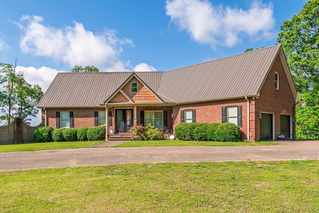 House in Lobelville, Tennessee, United States 2 - 17979820