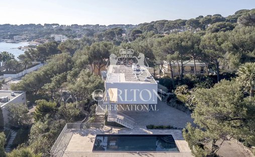 Villa in Antibes, Provence-Alpes-Côte d'Azur, France 1