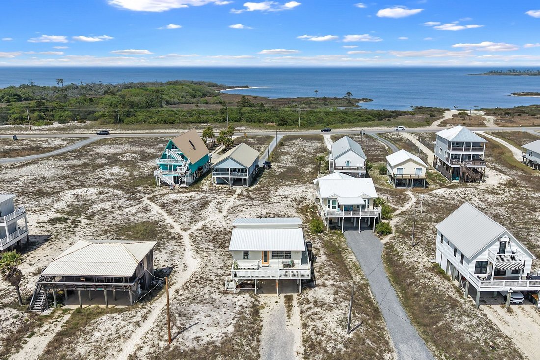 Gulf Shores, Alabama, United States 5 - 17974743