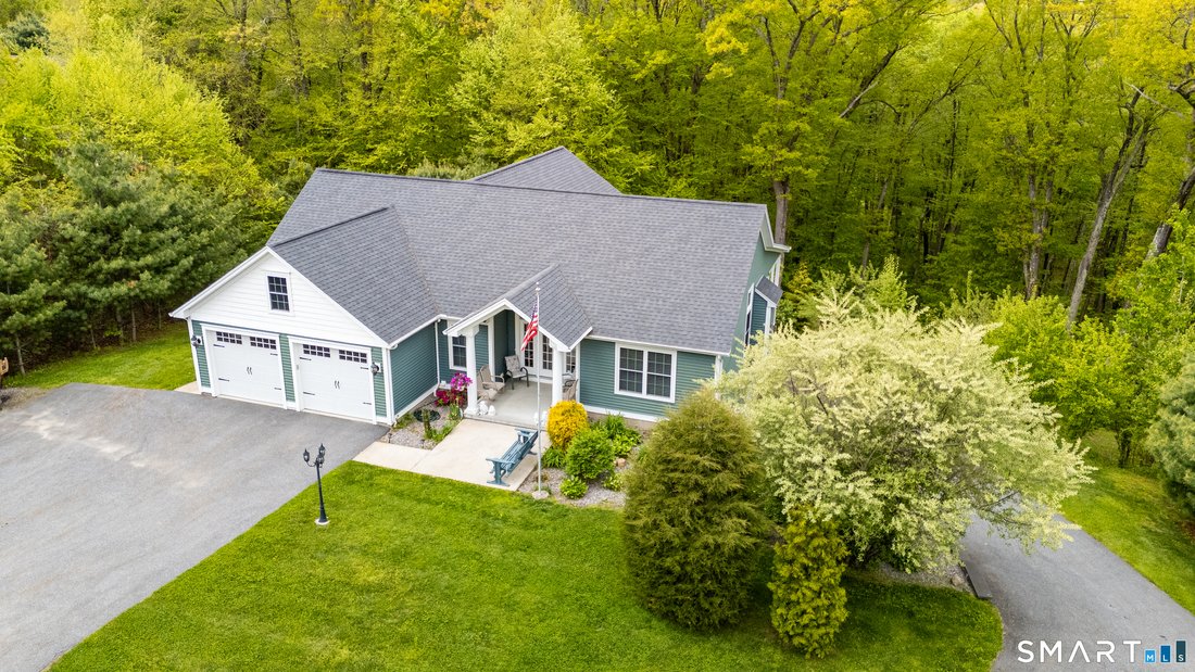 House in Burlington, Connecticut, United States 4 - 17980255