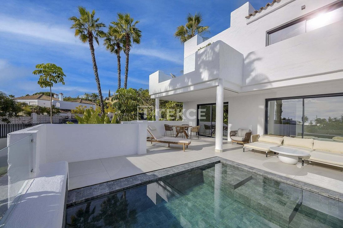 Apartment in Estepona, Andalusia, Spain 1 - 17979313