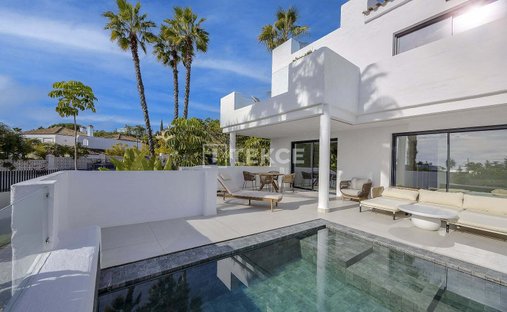 Wohnung in Estepona, Andalusien, Spanien 1