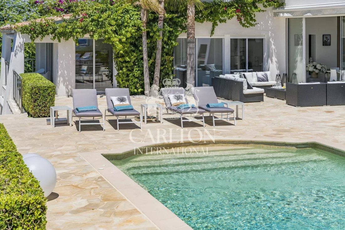 Villa in Croix des Gardes, Cannes, France 3 - 15295806
