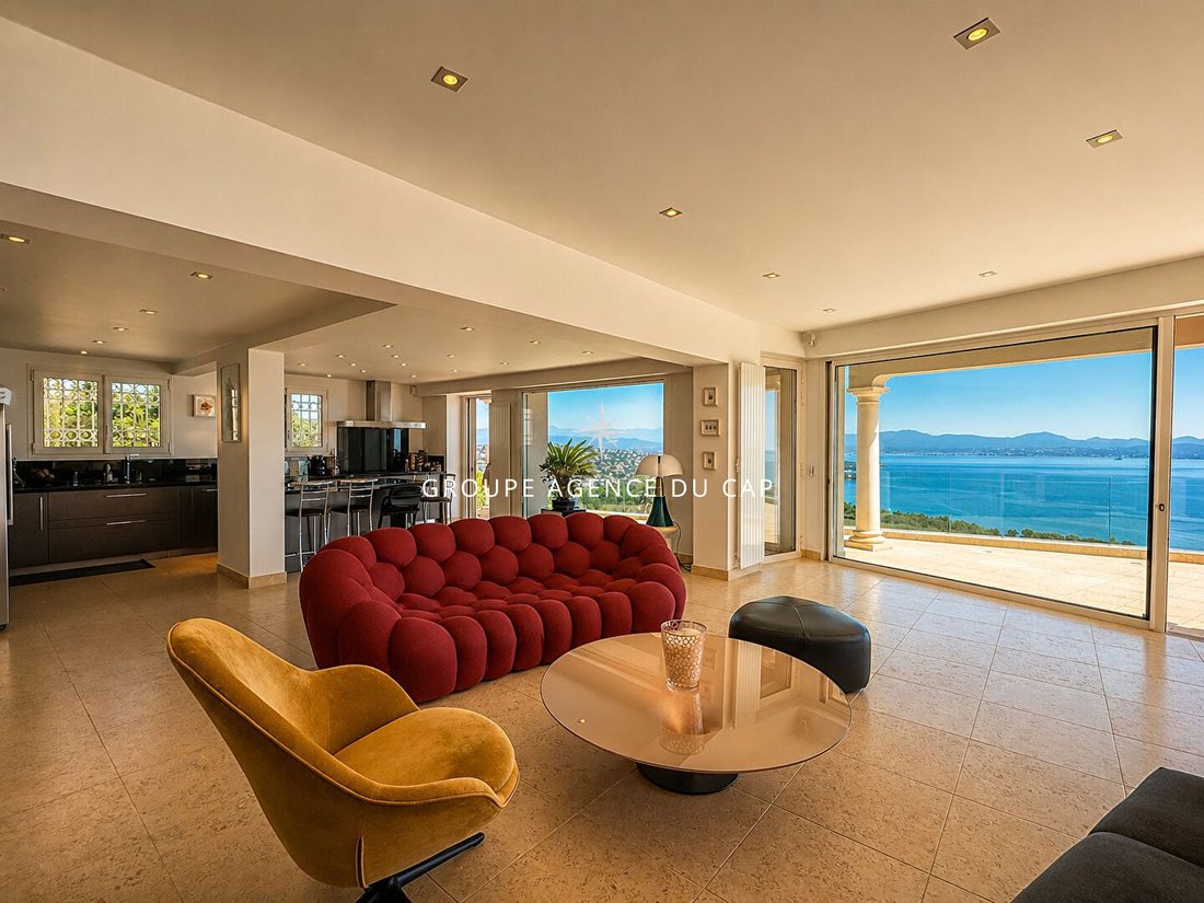 Villa in Les Issambres, Roquebrune-sur-Argens, France 4 - 17977381