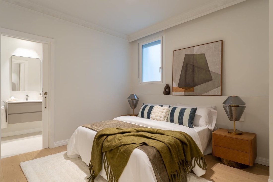Apartment in Chamberi, Madrid, Spain 4 - 17975047