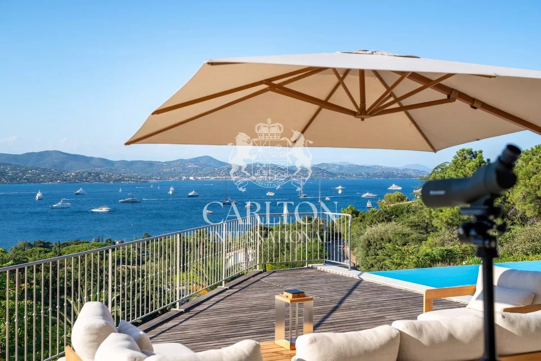 Villa in Gassin, Provence-Alpes-Côte d'Azur, France 1 - 17377276