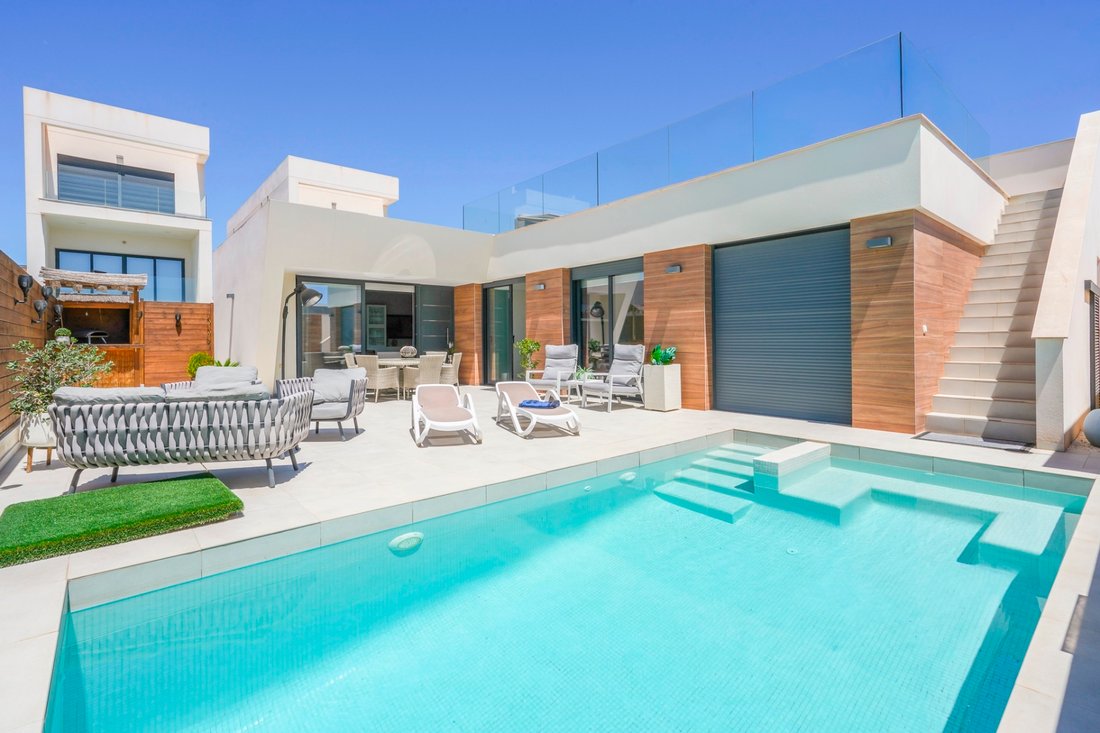 Villa in Benijofar, Valencian Community, Spain 1 - 17980297
