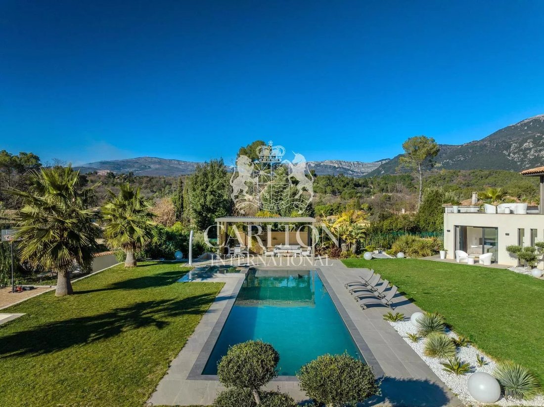 Villa in Nord, Roquefort-les-Pins, France 2 - 17287472