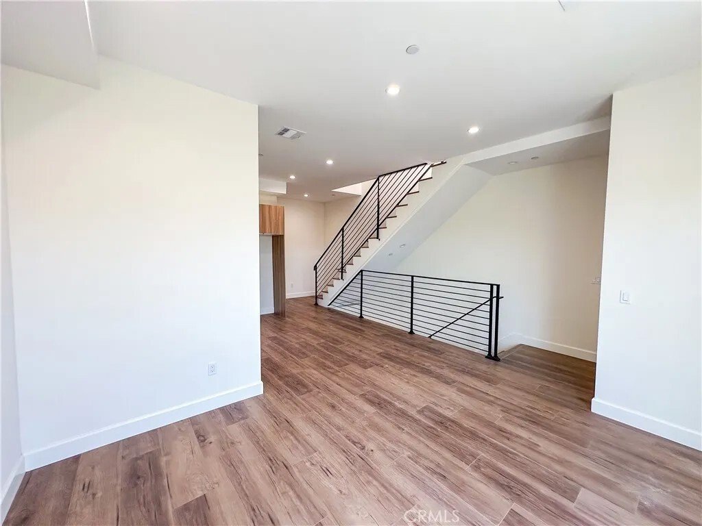 Los Angeles, California, United States 4 - 17914150